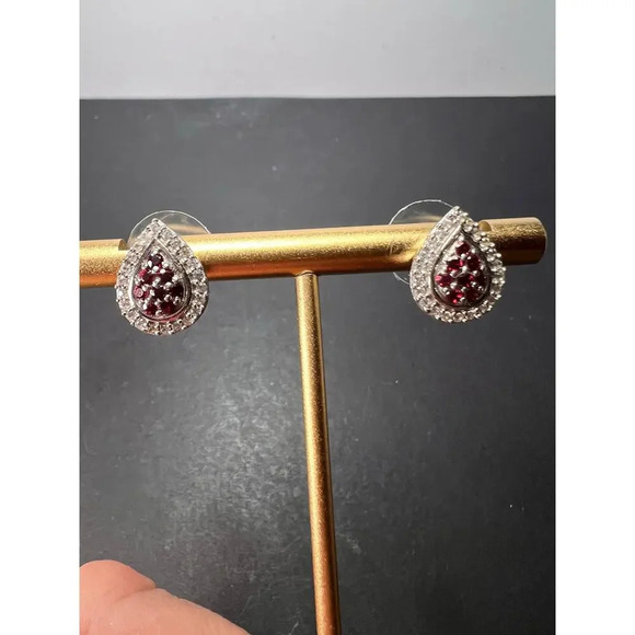 Red garnet and white topaz teardrop sterling silver post earrings - Picture 8 of 8